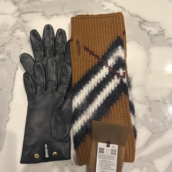 Burberry Accessories - Leather gloves